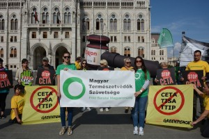 Elhalasztották az EU–Kanada csúcstalálkozót – itt az ideje, hogy a magyar kormány érdemi társadalmi vitát kezdeményezzen a CETA-ról