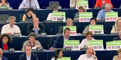EU-USA szabadkereskedelmi tárgyalások: az Európai Parlament cserbenhagyta a polgárokat