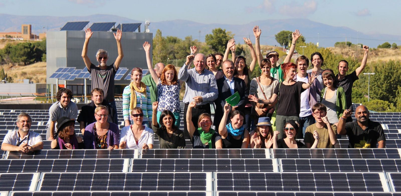 Így terjedhetnek el a háztetőkön a napelemes kiserőművek és a közösségi energia