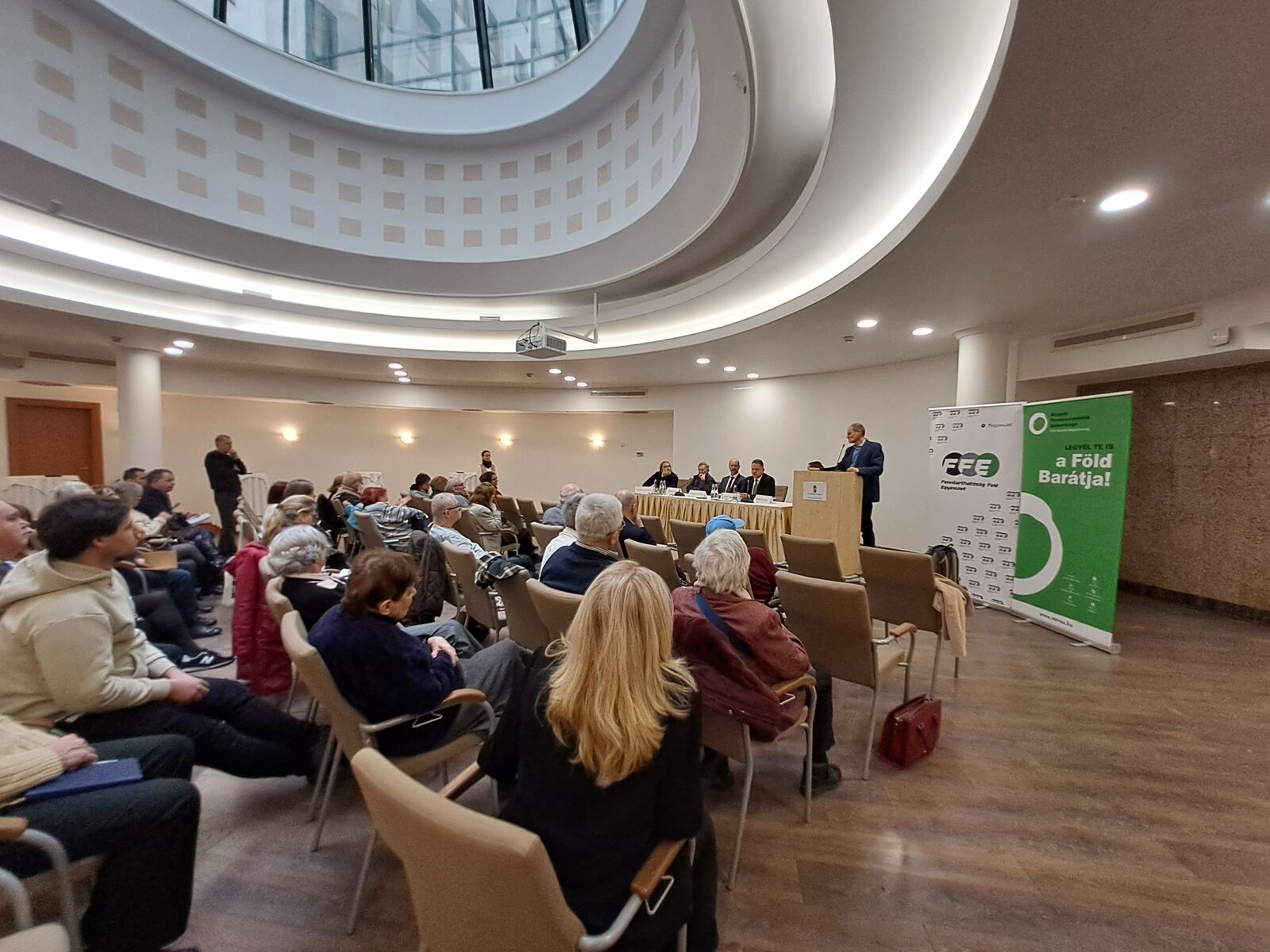 Elérhetők a génmódosított élelmiszerek deregulációjáról tartott konferenciánk előadásai